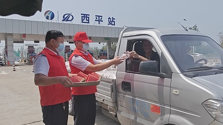 高速路上的“清凉驿站”.jpg
